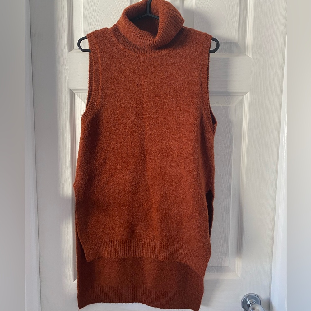 Bundle 4 for $14: Forever 21 long sleeveless sweater
